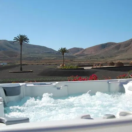 Apartmán Doble Con Terraza O Balcon, Desajuno Incluido,wifi Gratis, Piscina *