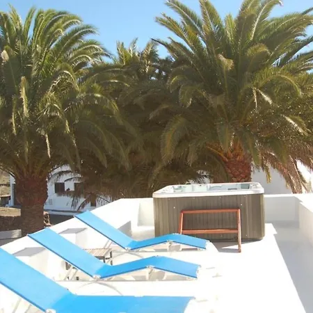 Doble Con Terraza O Balcon, Desajuno Incluido,wifi Gratis, Piscina Apartamento *
