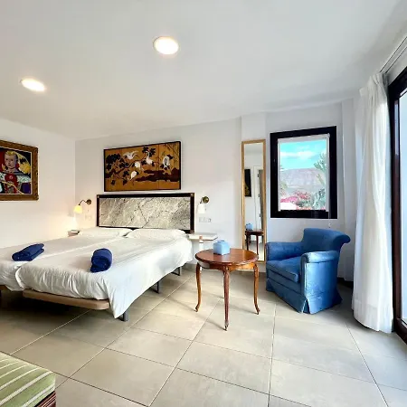 Doble Con Terraza O Balcon, Desajuno Incluido,wifi Gratis, Piscina