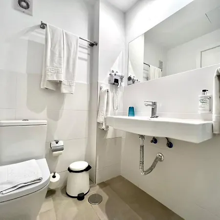 Apartmán Doble Con Terraza O Balcon, Desajuno Incluido,wifi Gratis, Piscina Yaiza (Lanzarote)