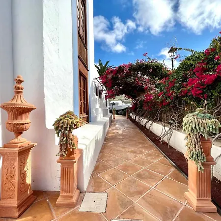 Doble Con Terraza O Balcon, Desajuno Incluido,wifi Gratis, Piscina