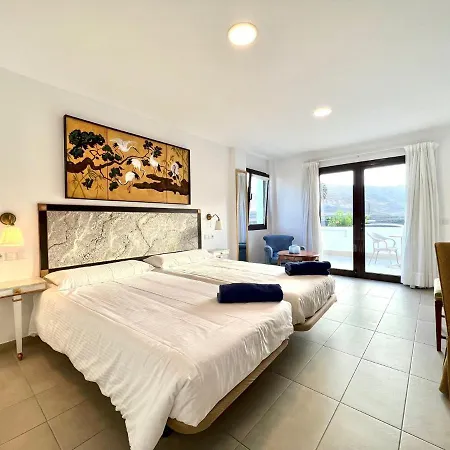 Apartmán Doble Con Terraza O Balcon, Desajuno Incluido,wifi Gratis, Piscina *