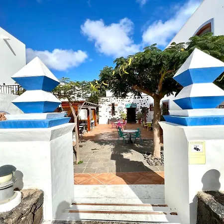 Apartmán Doble Con Terraza O Balcon, Desajuno Incluido,wifi Gratis, Piscina *