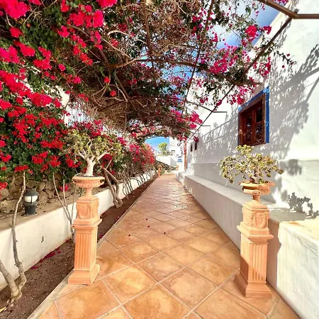 Doble Con Terraza O Balcon, Desajuno Incluido,wifi Gratis, Piscina Apartmán