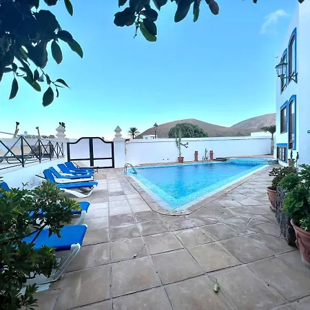 Doble Con Terraza O Balcon, Desajuno Incluido,wifi Gratis, Piscina 雅伊萨