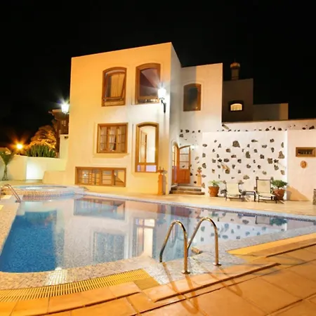 Apartment Doble Con Terraza O Balcon, Desajuno Incluido,wifi Gratis, Piscina
