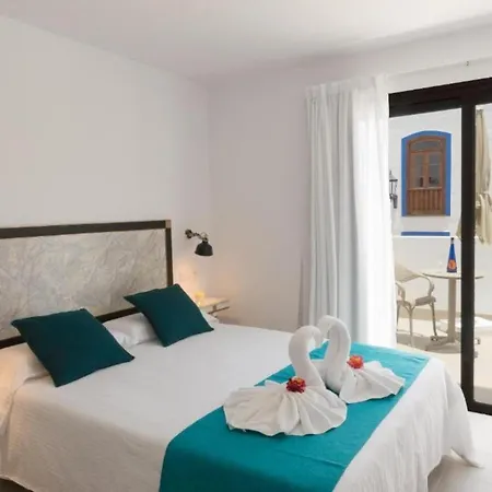 Doble Con Terraza O Balcon, Desajuno Incluido,wifi Gratis, Piscina *