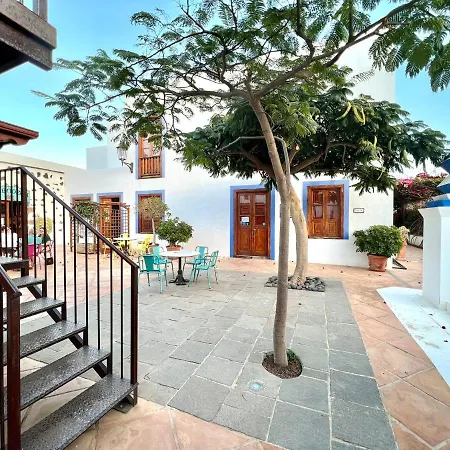 Doble Con Terraza O Balcon, Desajuno Incluido,wifi Gratis, Piscina