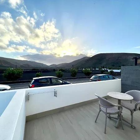 Apartment Doble Con Terraza O Balcon, Desajuno Incluido,wifi Gratis, Piscina